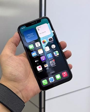 IPhone 11, Б/у, 64 ГБ, Черный, Защитное стекло, Чехол, В рассрочку, 75 %