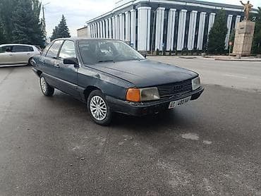 аудио касета: Audi 100: 1989 г., 2.2 л, Механика, Бензин, Седан — 2