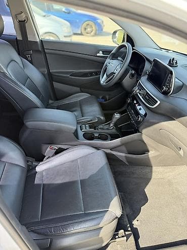 салон машины: Hyundai Tucson: 2019 г., 2 л, Автомат, Дизель, Кроссовер — 8