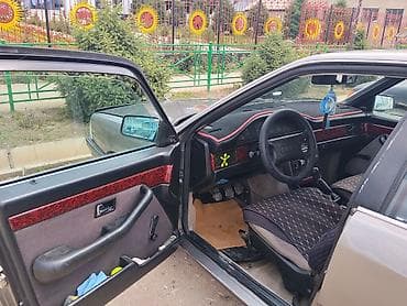 Унаа сатуу: Audi 100: 1988 г., Кол менен иштөөчү, Бензин, Седан — 6