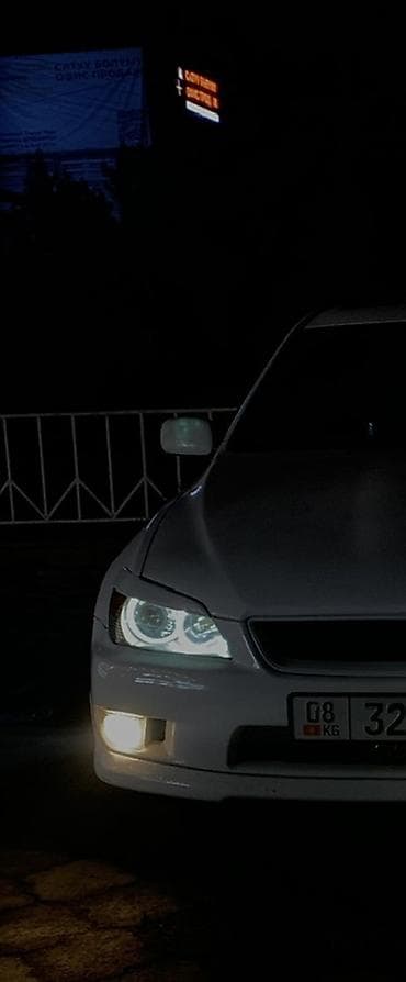 Lexus IS: 2000 г., 2 л, Автомат, Бензин, Седан