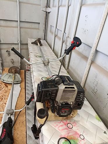 движка: Бензокоса «Ураган» (УГРАДН-1,25) с двухтактным бензиновым двигателем — 1