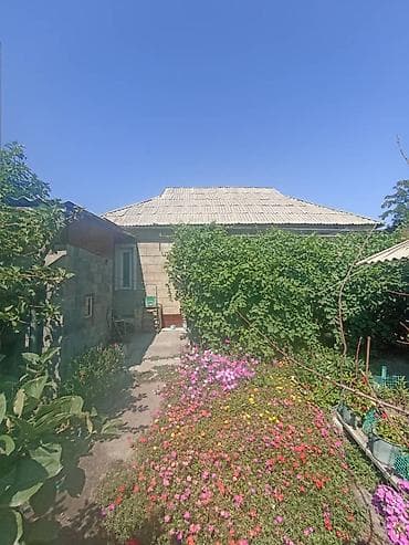 кызыл кия кыз: 🏡 Продаётся Дом в районе Красный Строитель📍 📍 Локация — 10
