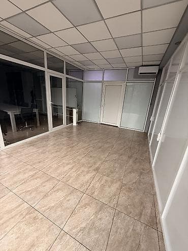 офис аренду: Аренда офисов, 27 м², В бизнес центре, 1 линия — 4