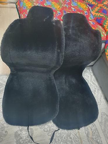 Чехлы Меховые, С подушкой, цвет - Черный, Toyota, Б/у, Самовывоз at lalafo.kg Чехлы Меховые, С подушкой, цвет - Черный, Toyota, Б/у, Самовывоз