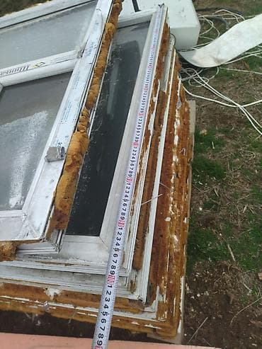 Эшиктер жана комплектөөчүлөр: Продаю б у пластиковый окна 15 штук, высота ширина 1*1 метр 1штук — 4