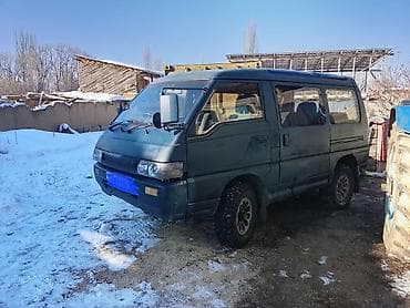 initial d: Mitsubishi Delica: 1993 г., 2.5 л, Автомат, Дизель, Минивэн — 4