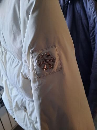 Верхняя одежда: Куртка женская ~44рнаполнитель пух,лёгкая,теплая. Отдам за — 2