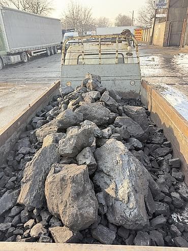 Бакча эмереги: Каменный уголь фракции “орех/крупный”. Описание: - Натуральный — 2