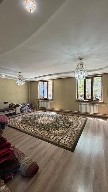 Үйлөр: 280 м², 5 бөлмө, Жаш гвардия, Жаныбарлары жок — 2