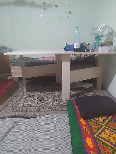 Стол письменный/обеденный из ЛДСП светлого цвета. - Прямоугольная