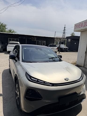 byd e2 2021: Changan Qiyuan Q05: 2026 г., Электромобиль — 1