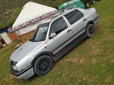 Продажа авто: Volkswagen Vento: 1992 г., 1.8 л, Механика, Бензин, Седан — 1