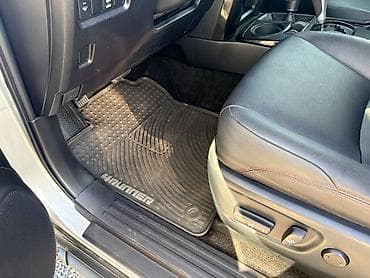 утопленник: Toyota 4Runner: 2020 г., 4 л, Автомат, Бензин — 10