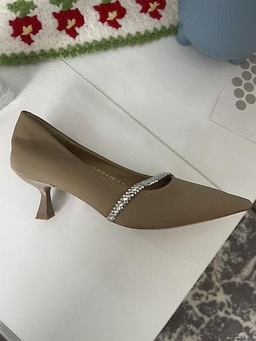 Кроссовки и спортивная обувь: Туфли-лодочки — 1