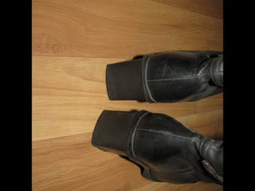 Сапоги: Сапоги KARDINO кожа зимние размер 35 в отличном состояние. Район — 6