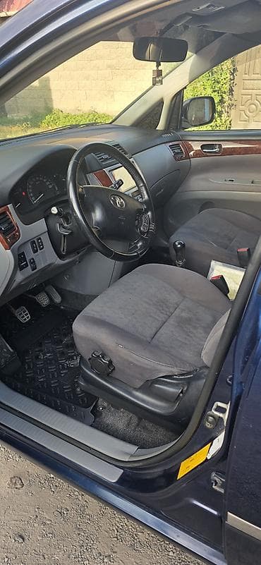 daewoo 2: Toyota Ipsum: 2001 г., 2 л, Механика, Бензин, Минивэн — 7