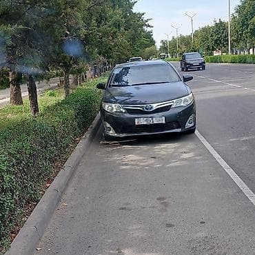 торпеда: Toyota Camry: 2012 г., 2.5 л, Автомат, Гибрид, Седан — 1