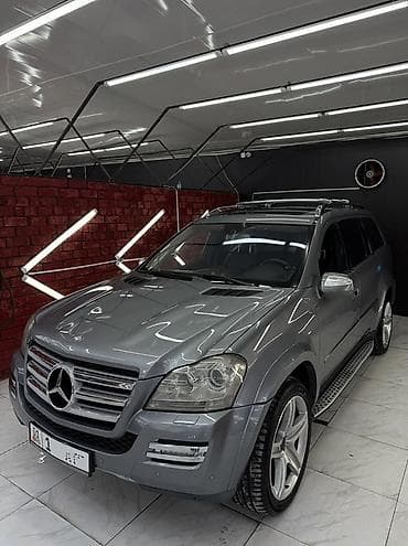 01: Mercedes-Benz GL-Class: 2010 г., Автомат, Бензин, Внедорожник — 1