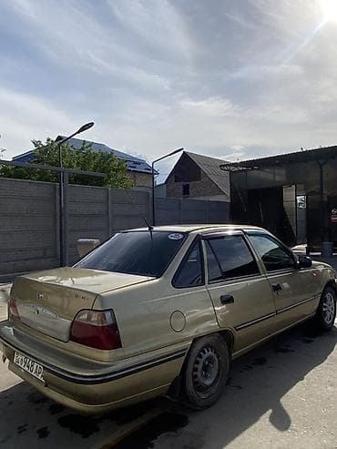 Daewoo Nexia: 2007 г., 1.5 л, Механика, Бензин, Седан