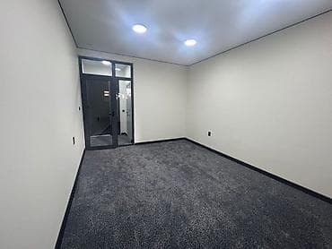 офис цокольный этаж: Аренда офисов, 67 м², В жилом комплексе, С отдельным сан узлом — 4