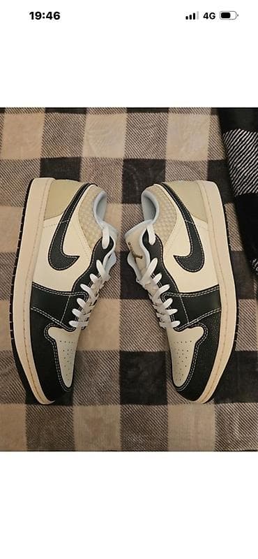 dunk low: Кроссовки низкие в стиле баскетбольной классики. Характеристики: - — 2