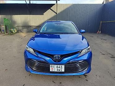 Toyota Camry: 2018 г., Гибрид, Седан