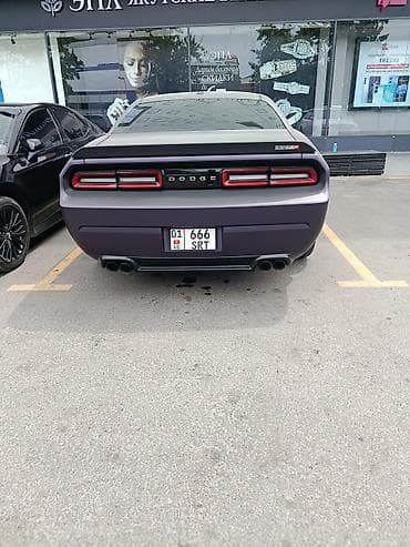 bad ass: Dodge Challenger: 2023 г., Купе — 3