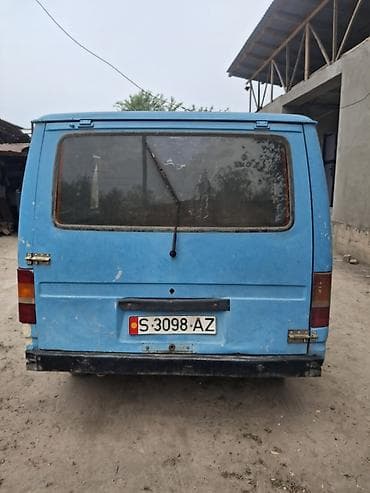 бус грузовой двух скатный: Легкий грузовик, Ford, Б/у — 3