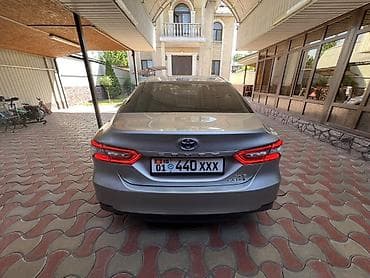 byd e7: Toyota Camry: 2018 г., 2.5 л, Вариатор, Гибрид, Седан — 4