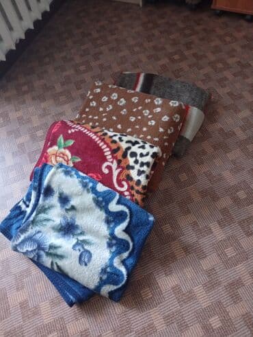 Плед, СССР, Б/у, Шерсть, Все сезоны at lalafo.kg Плед, СССР, Б/у, Шерсть, Все сезоны