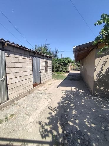 сокулук там: 📍 В Сокулуке от центра 500 м продается дом на участке 14 соток, Дом — 5