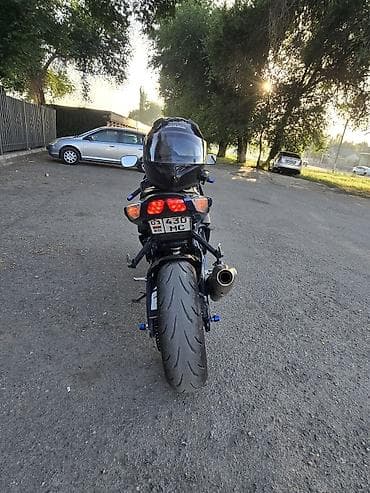 Унаа: Спортбайк Suzuki, 750 куб. см, Бензин, Чоңдор үчүн, Колдонулган — 3