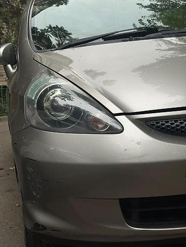 Honda Fit: 2005 г., 1.5 л, Бензин, Хэтчбэк — 9