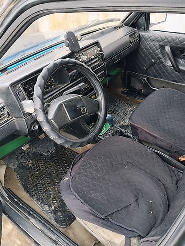 Volkswagen Vento: 1993 г., 1.8 л, Механика, Бензин, Седан — 6