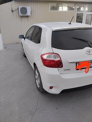 corolla e120: Toyota Auris: 2010 г., 1.4 л, Механика, Дизель, Хэтчбэк — 1