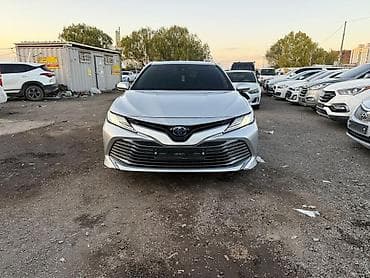 Toyota Camry: 2019 г., 2.5 л, Вариатор, Гибрид, Седан