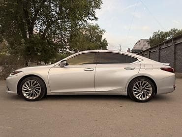 low ll: Lexus ES: 2018 г., 2.5 л, Вариатор, Гибрид, Седан — 5