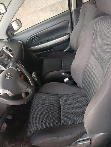 ист багажник: Toyota Ist: 2005 г., 1.5 л, Автомат, Бензин, Хэтчбэк — 10