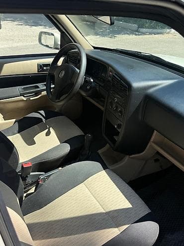 Продажа авто: Volkswagen Jetta: 2012 г., 1.6 л, Механика, Бензин, Седан — 4
