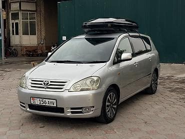 семиместное авто: Toyota Ipsum: 2002 г., 2.4 л, Автомат, Бензин, Минивэн — 1