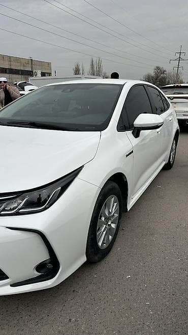муравей бензиновой: Toyota Corolla: 2022 г., 1.8 л, Автомат, Гибрид, Седан — 3
