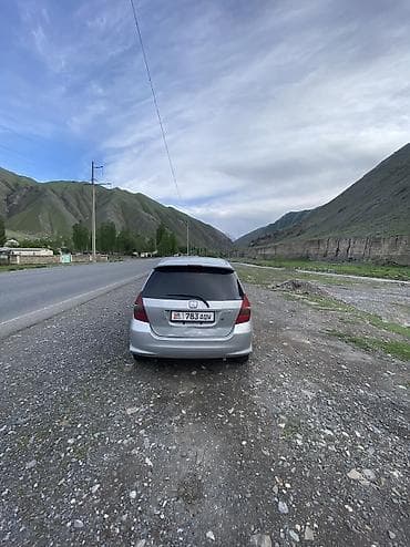 Honda Fit: 2002 г., 1.3 л, Вариатор, Бензин, Хетчбек — 2