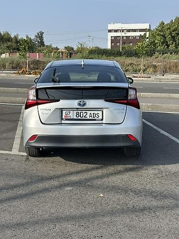 camry 2017: Toyota Prius: 2018 г., Гибрид, Лифтбек — 3