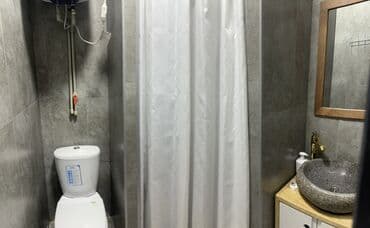 сдам частный дом без хозяина в бишкеке: Студия с мини-кухней и собственным санузлом - Уютный номер-студия — 25