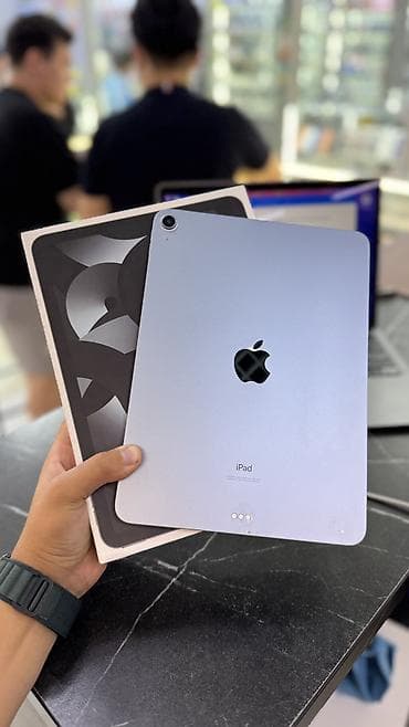 Планшеты: Планшет, Apple, память 256 ГБ, 10" - 11", Wi-Fi, Б/у, Детский цвет - Голубой — 2