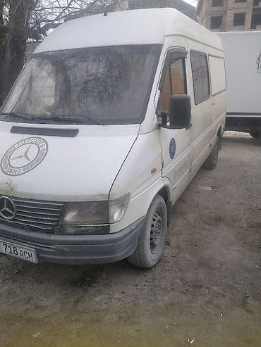 sprinter 2 9: Грузовик, Mercedes-Benz — 3