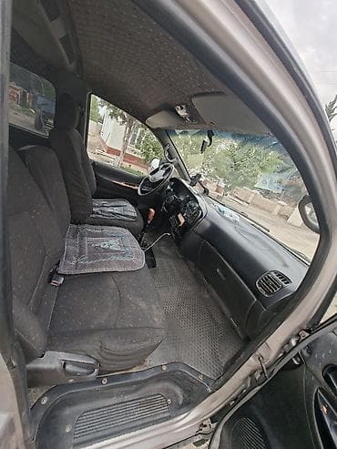 Продажа авто: Hyundai H-1: 2000 г., 2.5 л, Механика, Дизель, Минивэн — 5