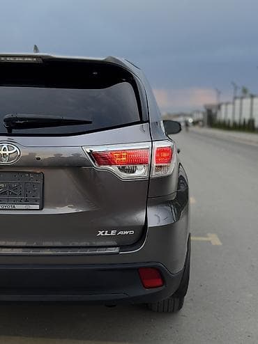 Toyota Highlander: 2016 г., 3.5 л, Автомат, Бензин, Кроссовер — 2