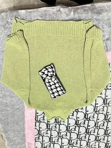 Вязаный свитер салатового цвета + трикотажный шарф - Свитер